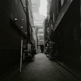 路地を行く