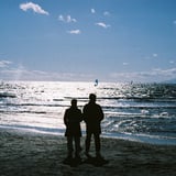 海辺の二人