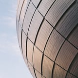 浮かぶ球体
