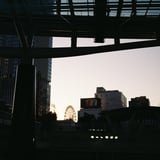 夕暮れ時の栄と観覧車