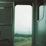 雨の日の車内