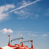 サーカスと青空