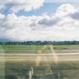 空港のラウンジにて