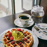 ピスタチオとベリーのアメリカンワッフル