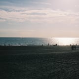 光る海