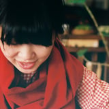 揺れる耳飾り