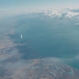 飛行機の窓から