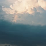 夕暮れの入道雲