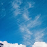 空と雲と飛行機と