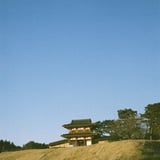 蒼空に対峙