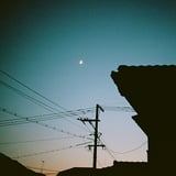 月