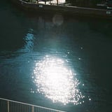 水面。