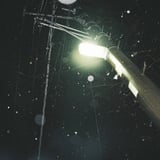 雨。