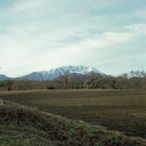雪の残る大山