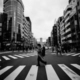 広角で撮る岡野交差点からのランドマークタワー