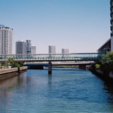 東口