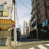 住宅街からのランドマークタワー