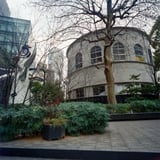 数寄屋橋の公園と学校
