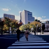 シルクセンター前