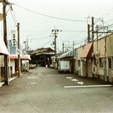 駅前の路地