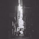路地裏。