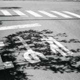 止まれ