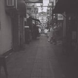 飲み屋街の休み時間