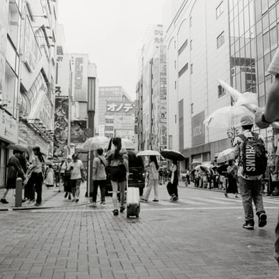 雨の秋葉原で