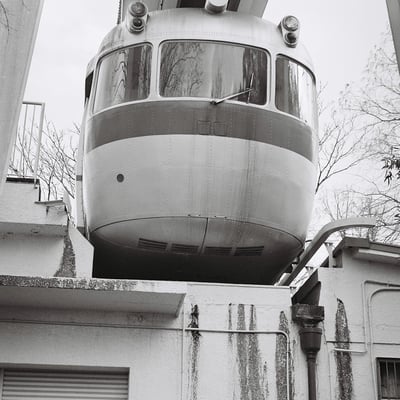 昔の空飛ぶ電車
