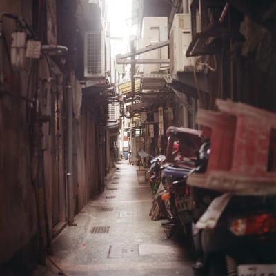 路地裏の光