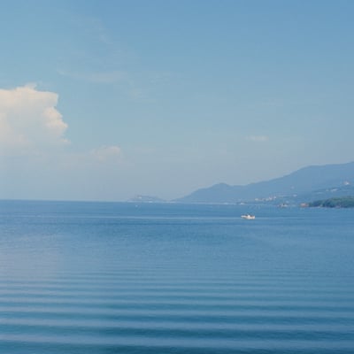 波寄せて、