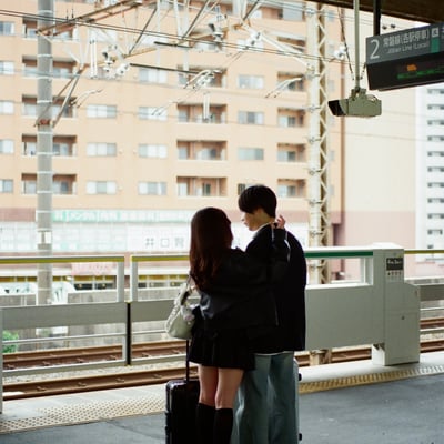 ホームの2人