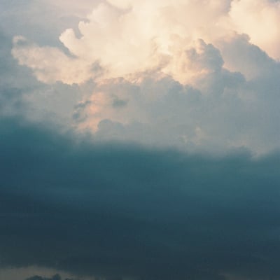 夕暮れの入道雲