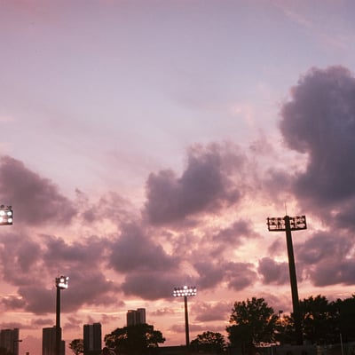 日没、野球場