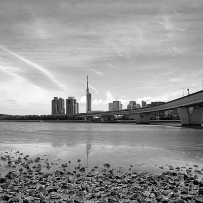 百道浜　室見川河口にて