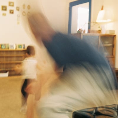 人は絶えず、動いている