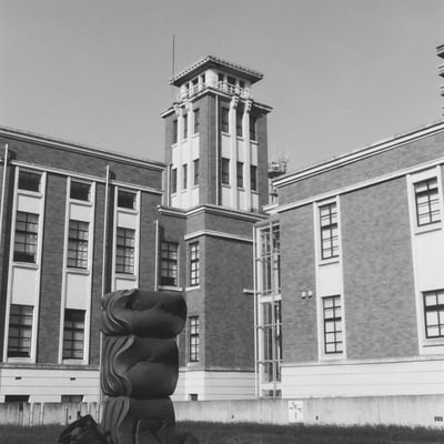 図書館の広場