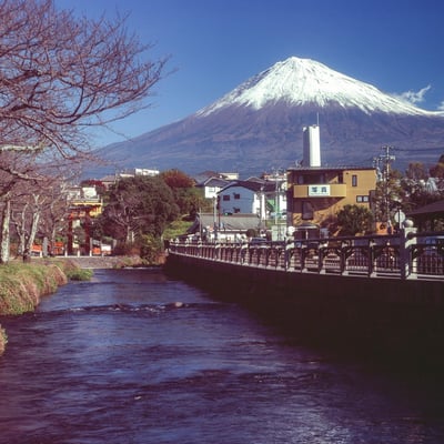  富士山本宮浅間大社 – 富士を仰ぐ信仰の源泉 