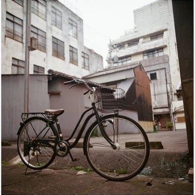 黒い自転車