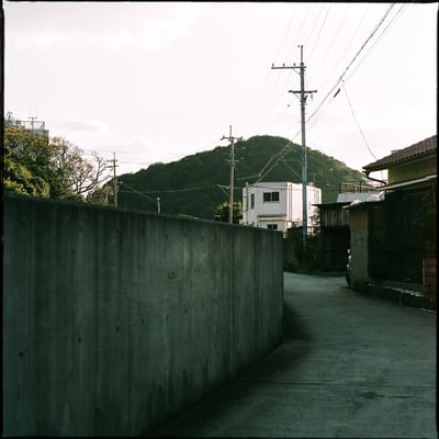 2012.12.7　漁港の路地を歩く
