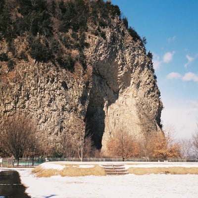岩鼻