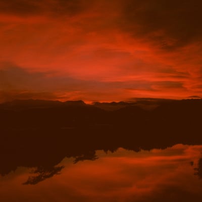 紅の世界 Crimson World