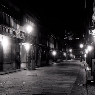 夜の東茶屋街