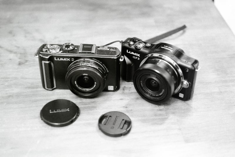 フィルム入れて最初の写真は手元のカメラを撮りがち