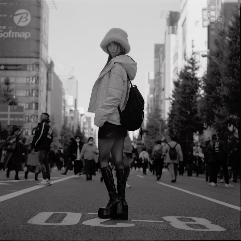 東京都・秋葉原
Mamiya C220 Professional F
SEKOR C135mmF4.5
ILFORD HP5plus
現像:ID-11/ 20° /7分半