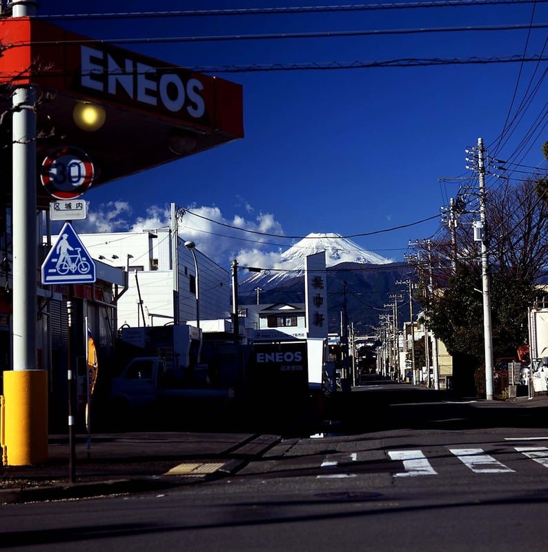 横浜市民には無い日常の富士山
E-6の自家現像でやってます。安価に出来るのでぜひみなさんにもお薦めです