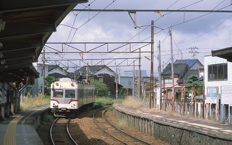 Nikon F6 + Ai AF Nikkor 85mm F1.4D IF, RDPIII
2019.09 富山地鉄