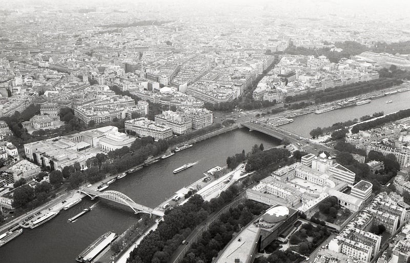 Nikon Us + Ai AF Nikkor 35mm F2D, EDU 400 Ultra
2018.09 Paris