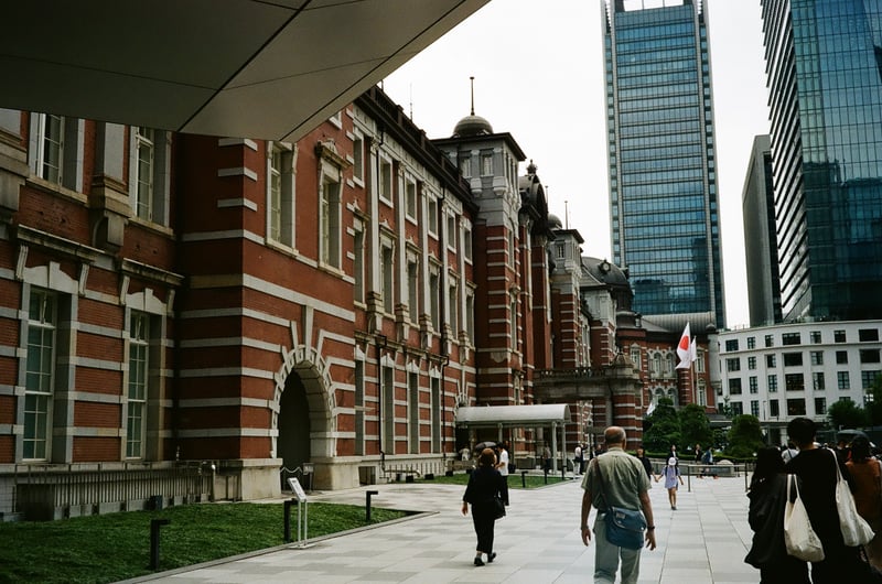 東京駅、丸の内駅舎。
田舎民はあまり見ることがない。テレビで見るやつ！と思った。