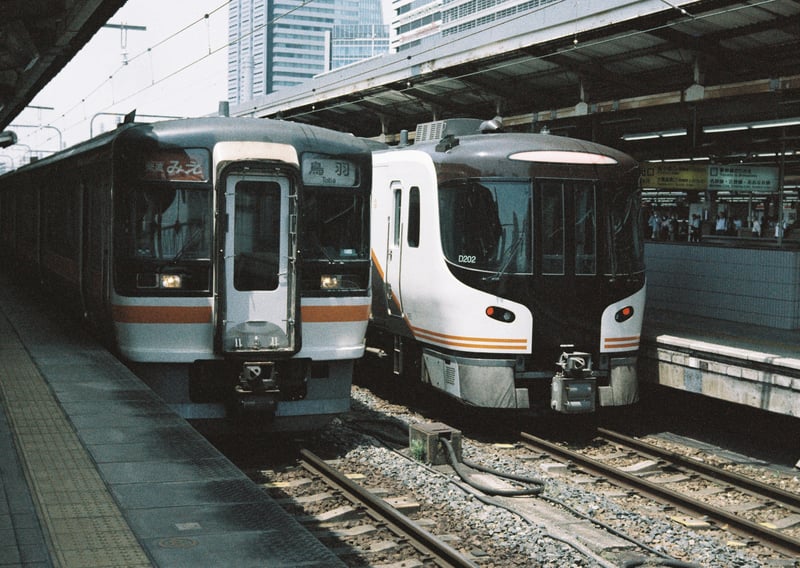 名古屋駅で並ぶ東海地方の看板列車